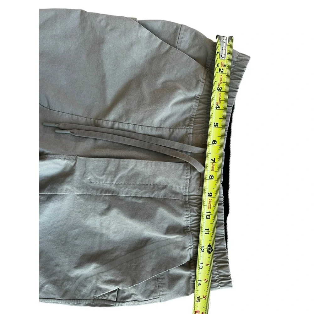 lululemon athletica pockets engineering these